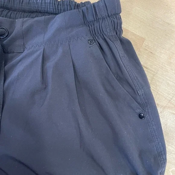 Lululemon Women's Black Shorts - Picture 6 of 8